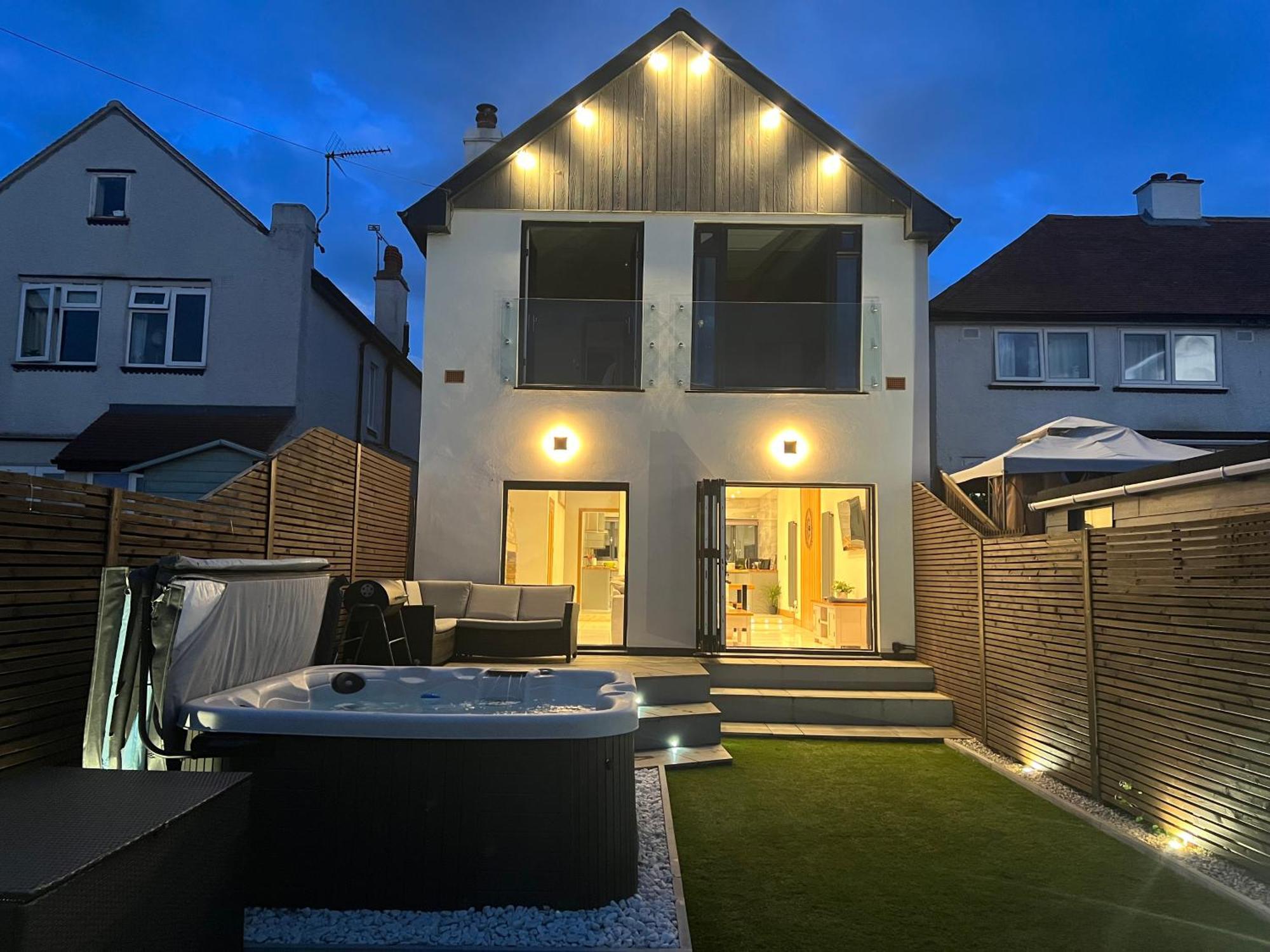 Broadway Beach Home With Hot Tub Herne Bay Exterior photo