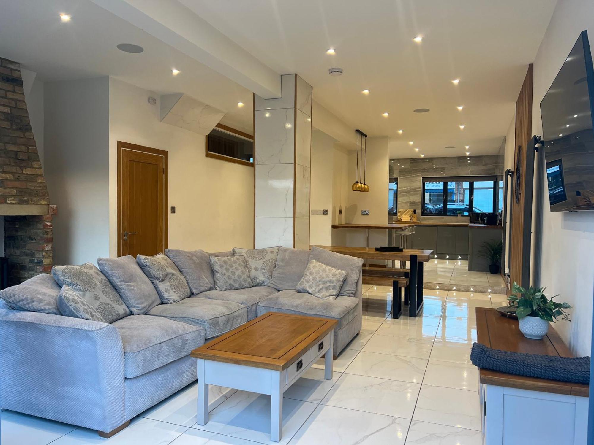 Broadway Beach Home With Hot Tub Herne Bay Exterior photo