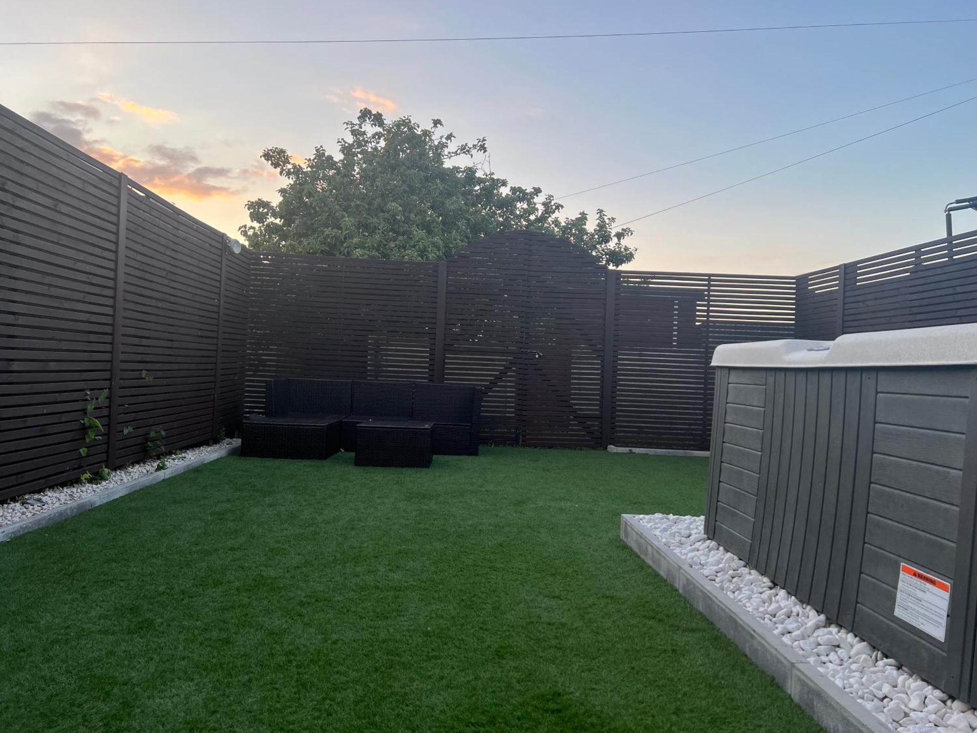 Broadway Beach Home With Hot Tub Herne Bay Exterior photo